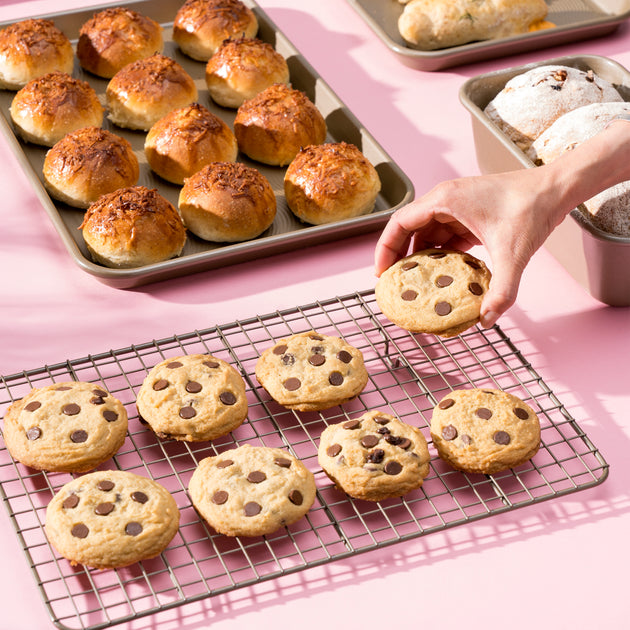 http://www.cuisiprousa.com/cdn/shop/files/Bakeware_LS_Must-Have-Baking_009_1200x630.jpg?v=1687267731